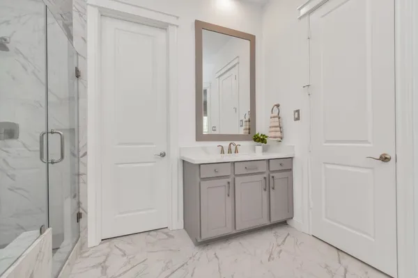 $3,950 | 1716 Upland Lakes, Houston, TX 77043