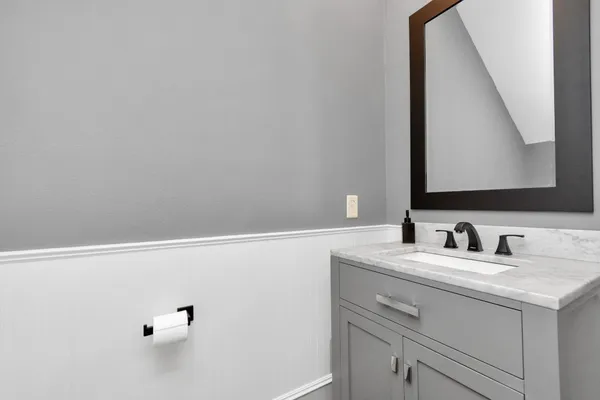 $3,950 | 1716 Upland Lakes, Houston, TX 77043