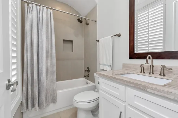 $3,950 | 1716 Upland Lakes, Houston, TX 77043