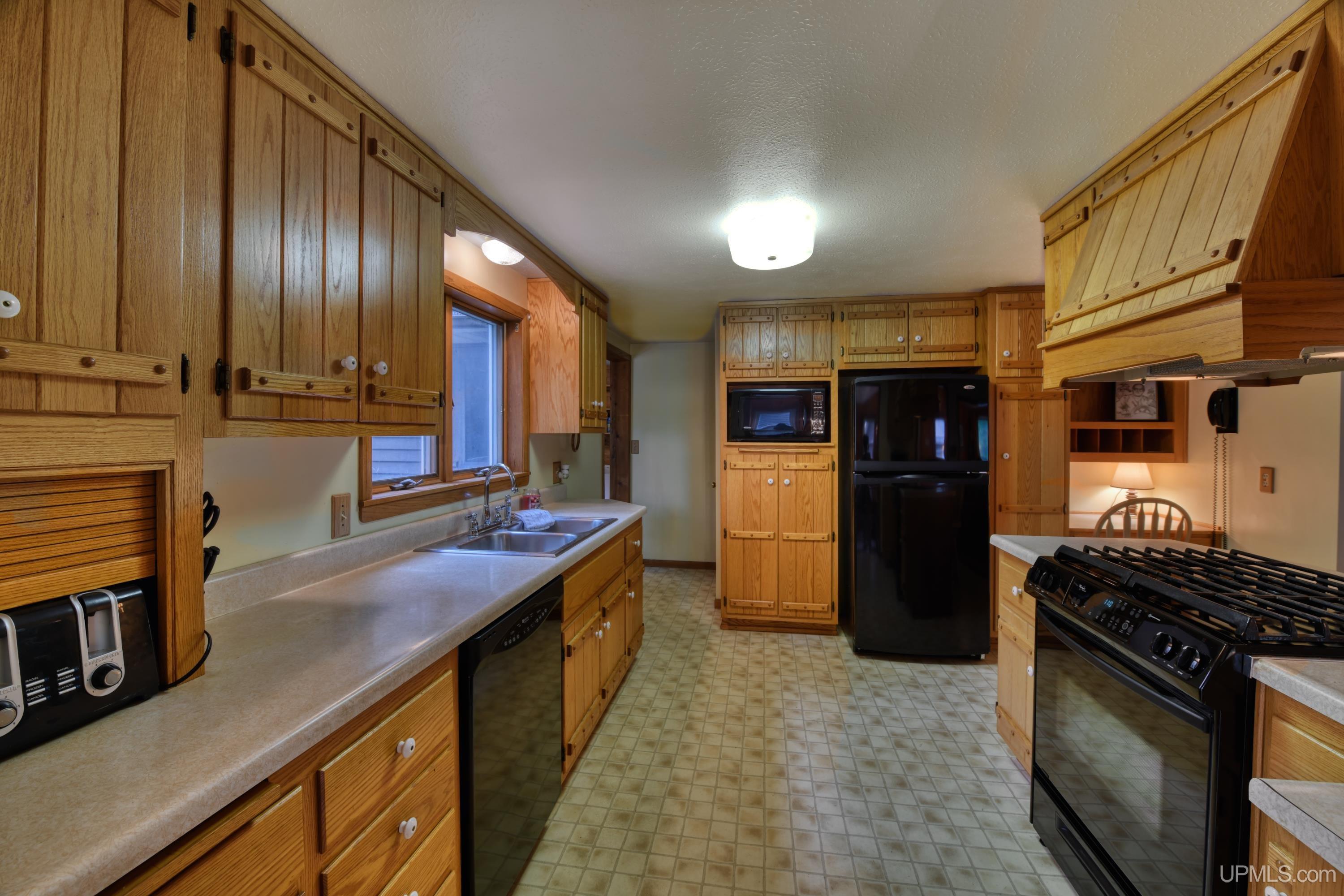 W11711 High Falls Road Crivitz, WI 54114 - Photo 9 of 44