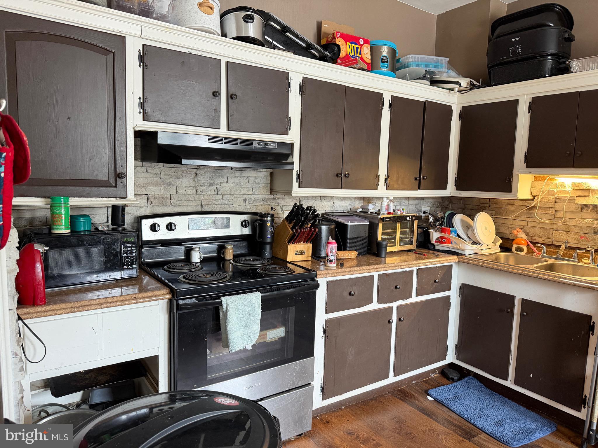 546 Poplar Street Lancaster, PA 17603 - Photo 12 of 26 Unit 2 Kitchen