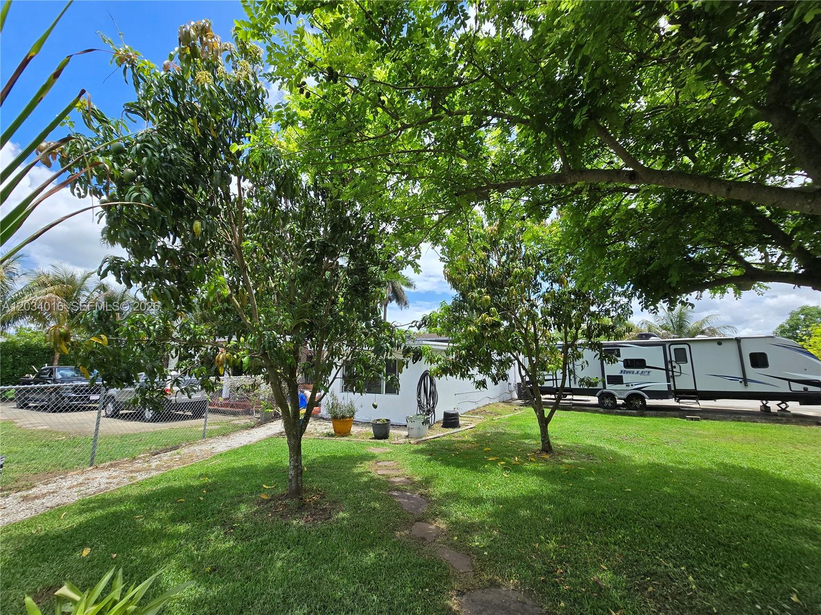 20595 Southwest 190th Street Miami, FL 33187 - Photo 12 of 26