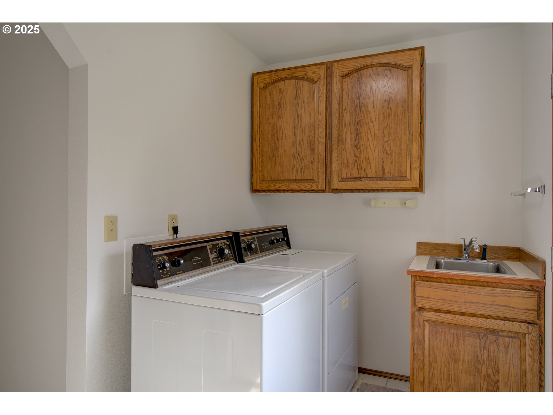 34009 Territory Road Oysterville, WA 98641 - Photo 28 of 39 a utility room with dryer and washer
