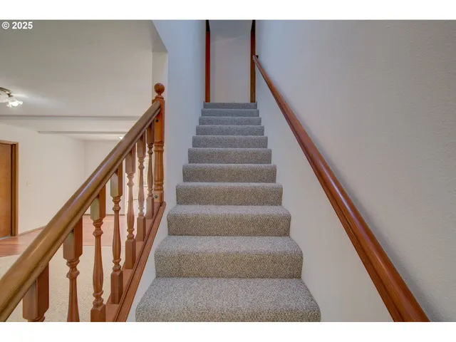 a view of a window in a room