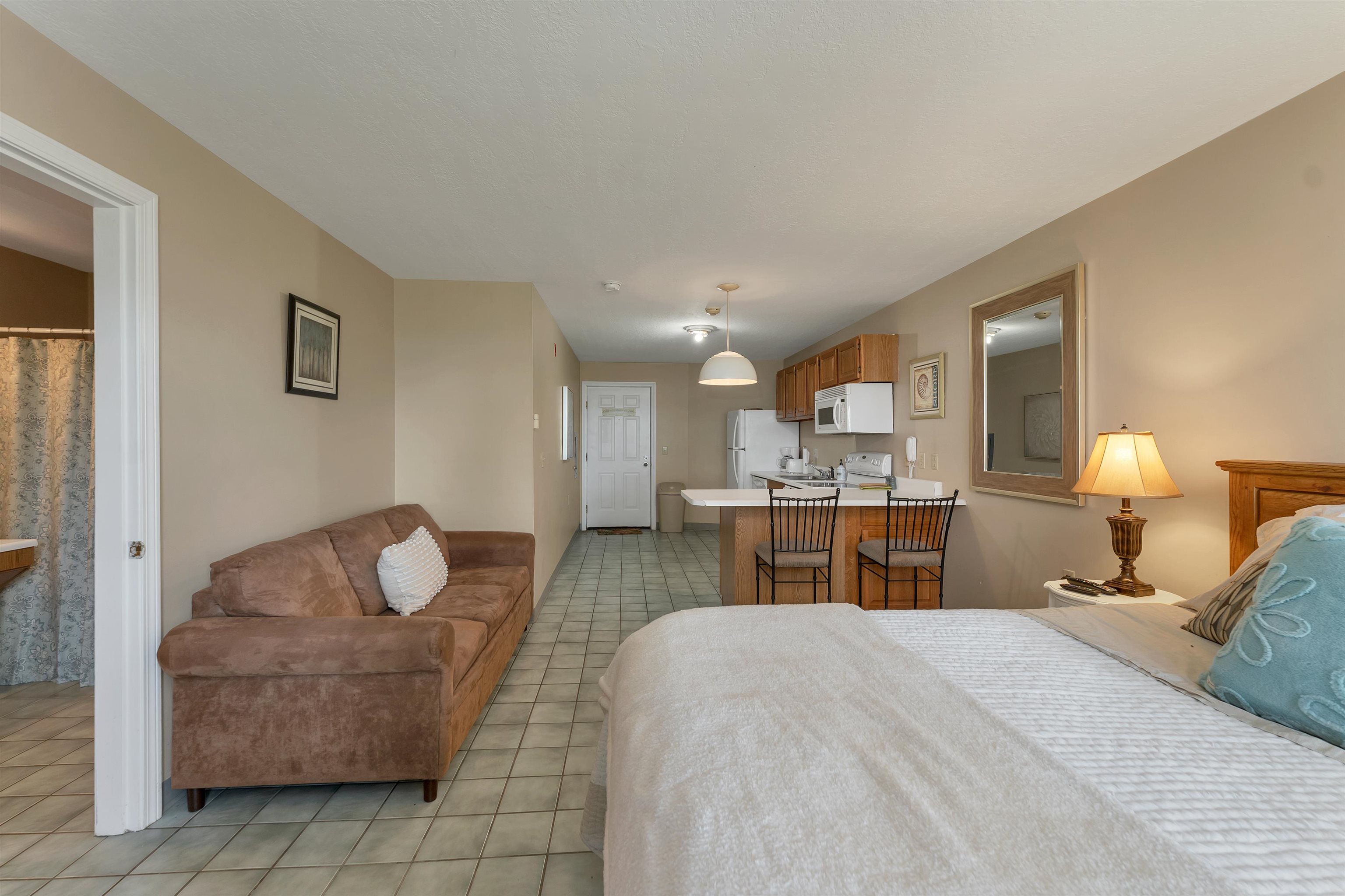 115 Weirs Road, Unit 109B Gilford, NH 03249 - Photo 7 of 38