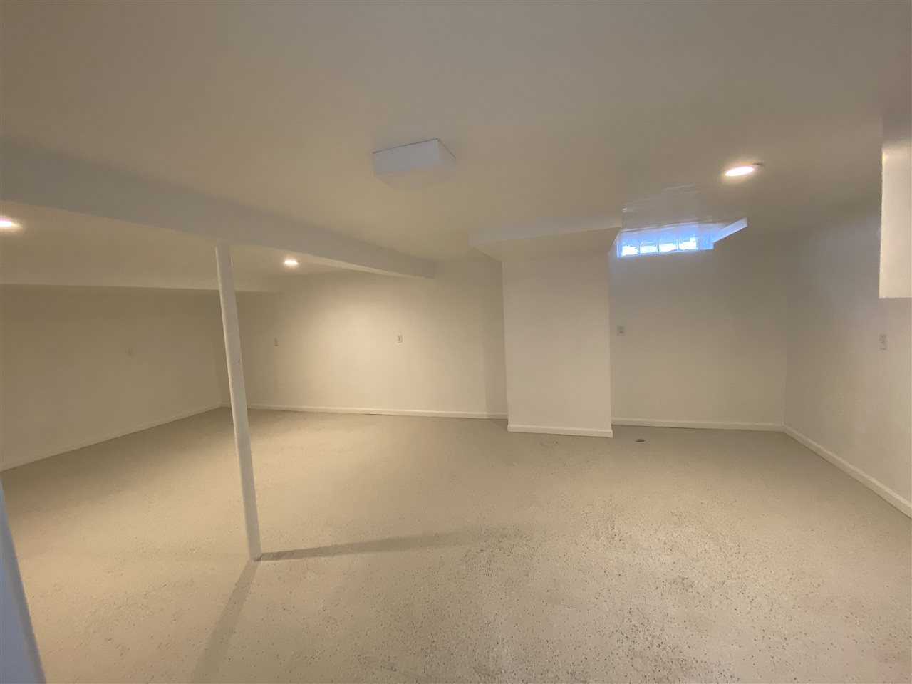5038 Peekskill Drive Sterling Heights, MI 48310 - Photo 9 of 31 50009914-8.JPG