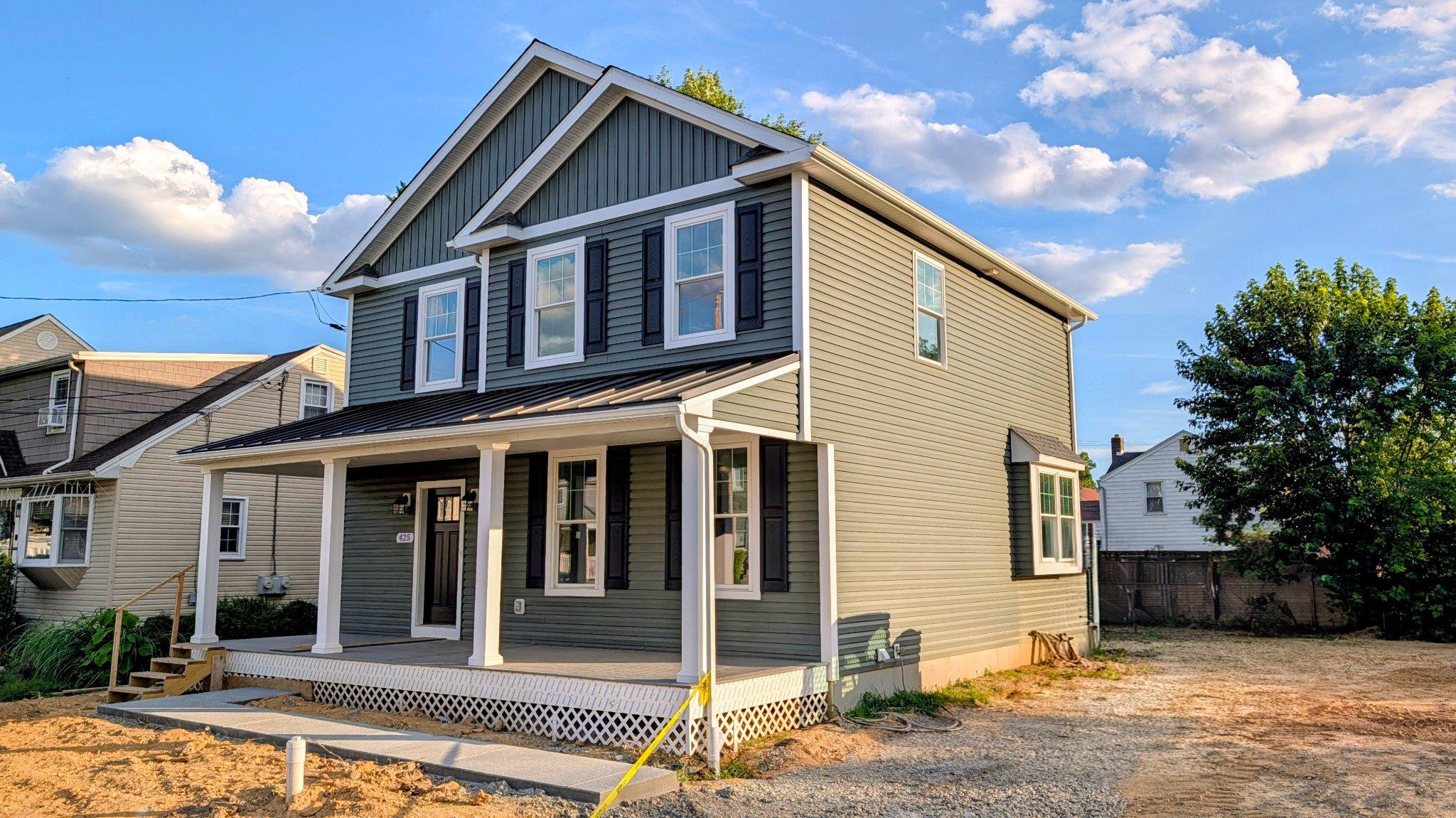 425 Rutledge Avenue Folsom, PA 19033 - Photo 3 of 33 Virtually maintenance free exterior.