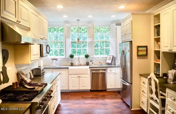 $325,000 | 205 West Georgetown Street, Crystal Springs, MS 39059