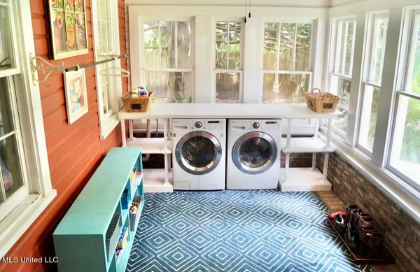 $325,000 | 205 West Georgetown Street, Crystal Springs, MS 39059