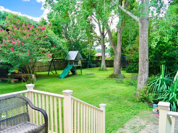 $325,000 | 205 West Georgetown Street, Crystal Springs, MS 39059