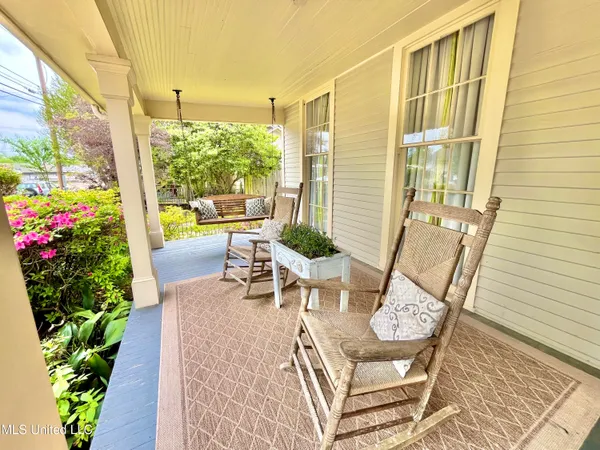 $325,000 | 205 West Georgetown Street, Crystal Springs, MS 39059