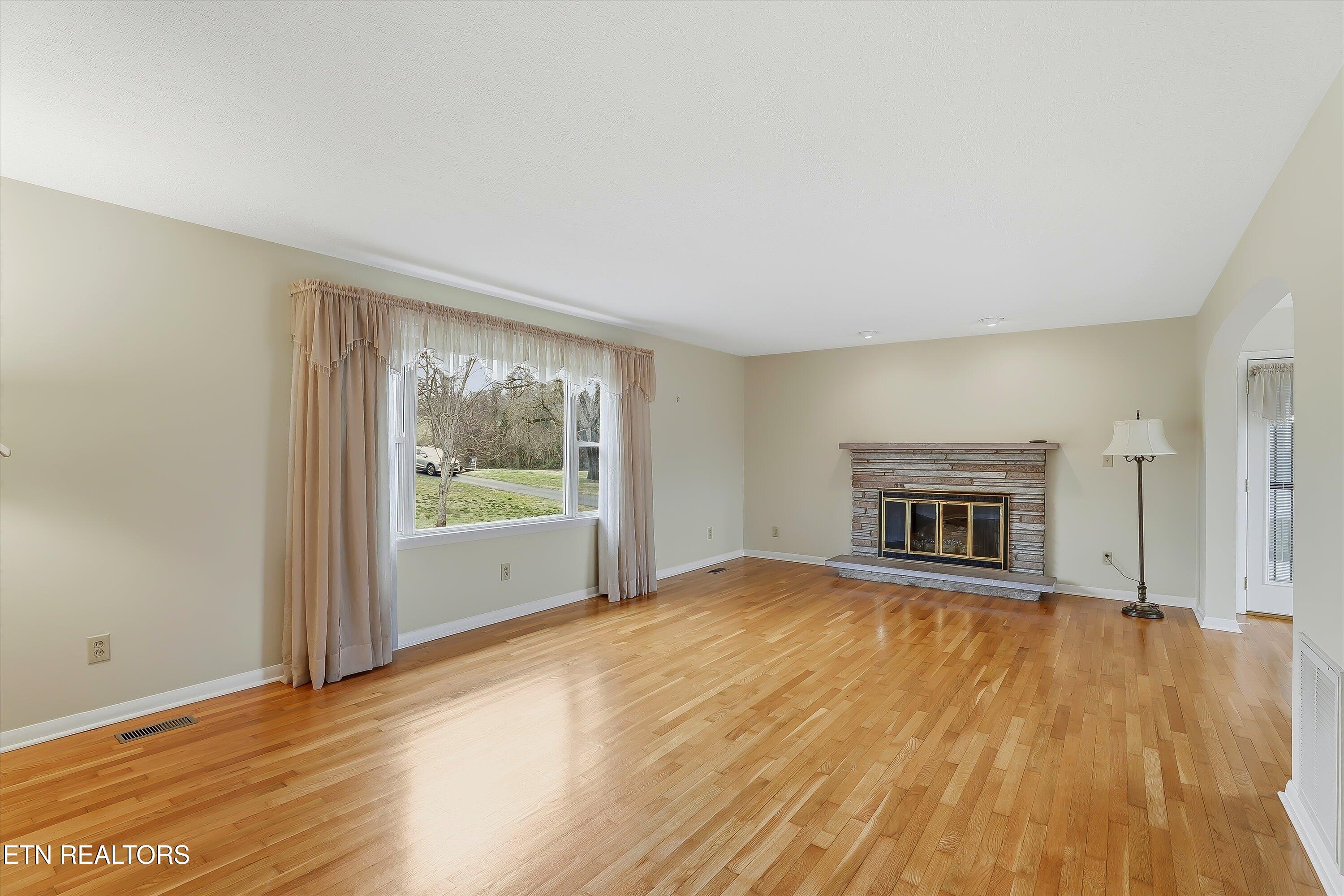 1021 Graves Road Strawberry Plains, TN 37871 - Photo 12 of 60 LR