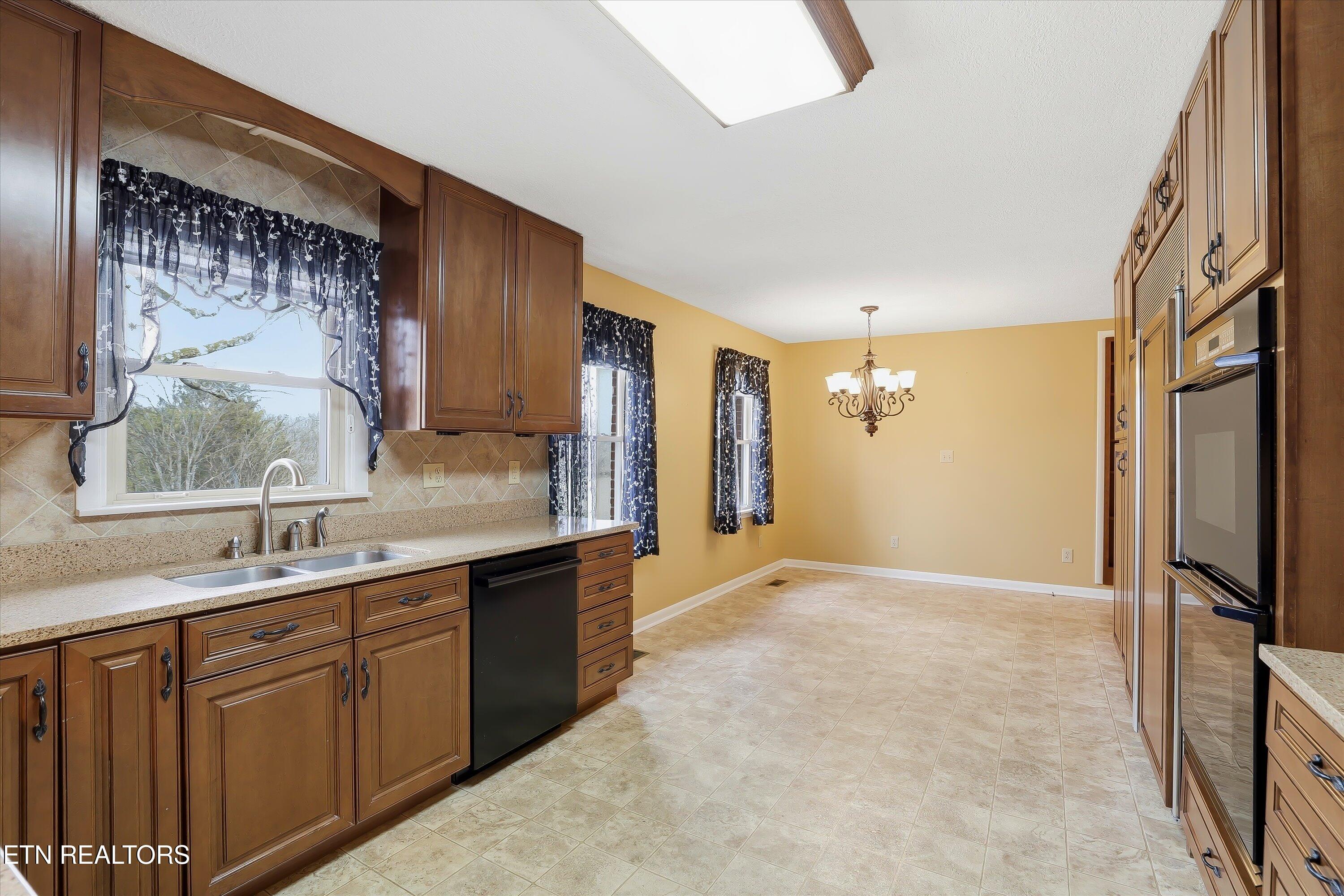 1021 Graves Road Strawberry Plains, TN 37871 - Photo 17 of 60 Kitchen