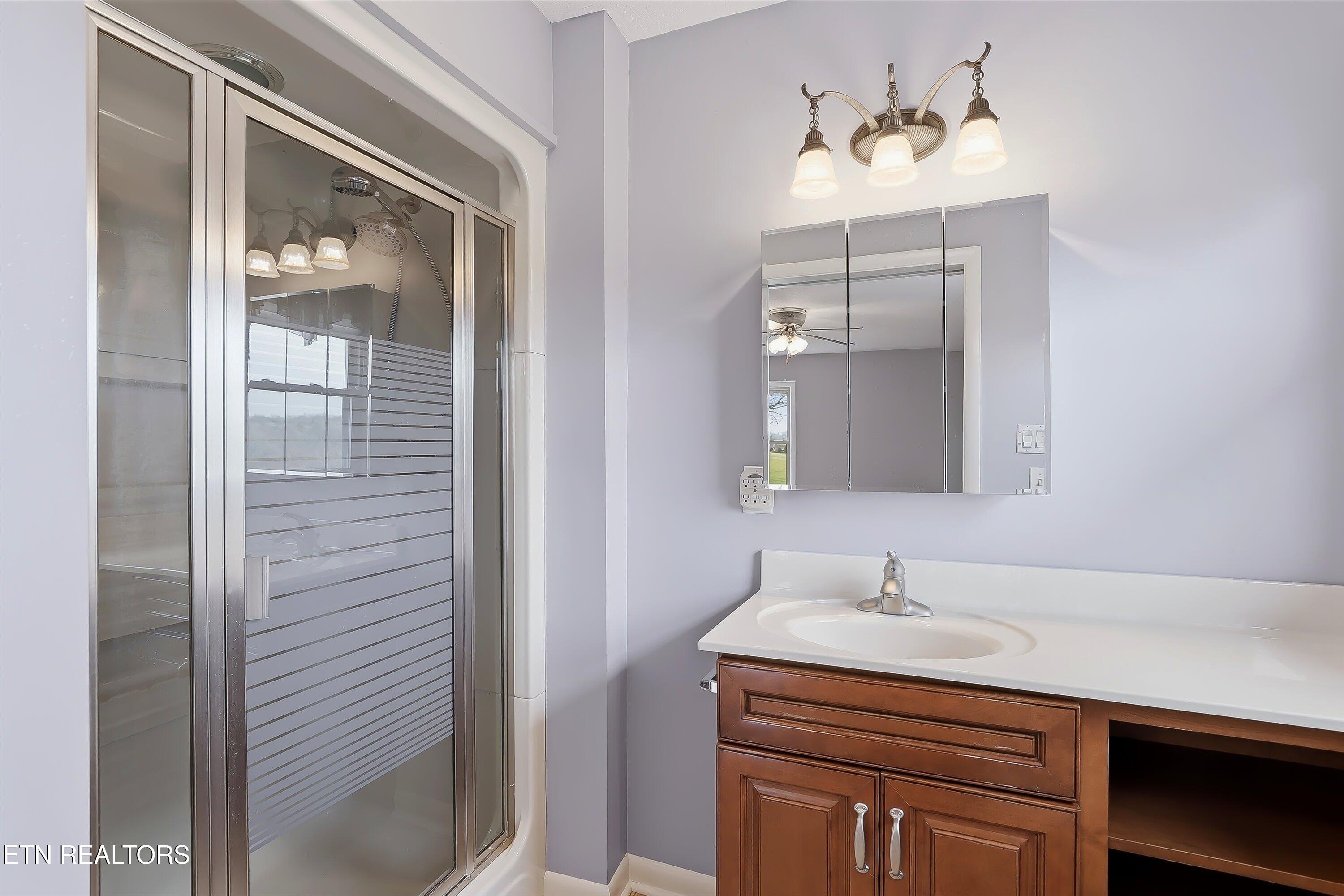 1021 Graves Road Strawberry Plains, TN 37871 - Photo 24 of 60 Ensuite