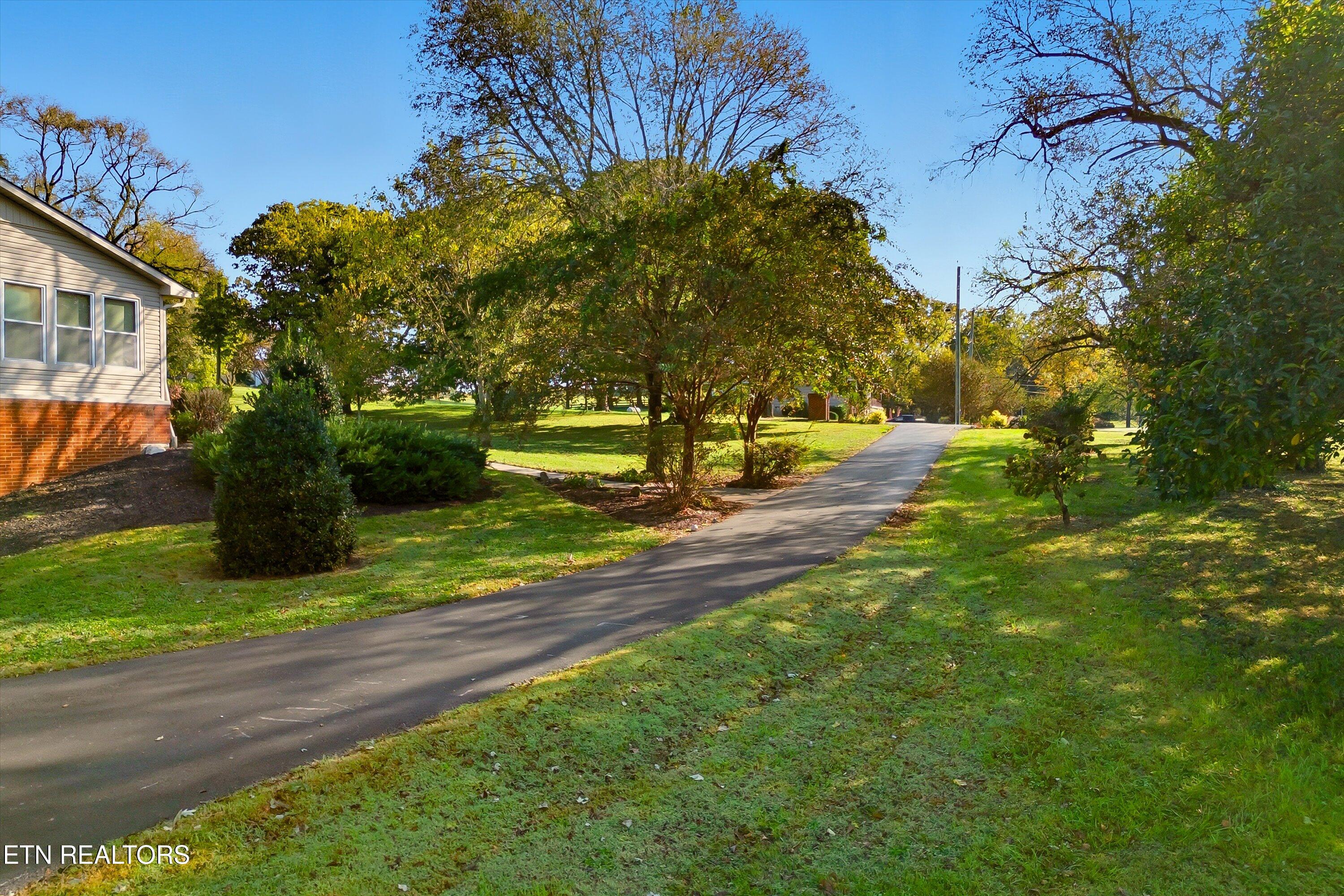1021 Graves Road Strawberry Plains, TN 37871 - Photo 36 of 60 Exterior