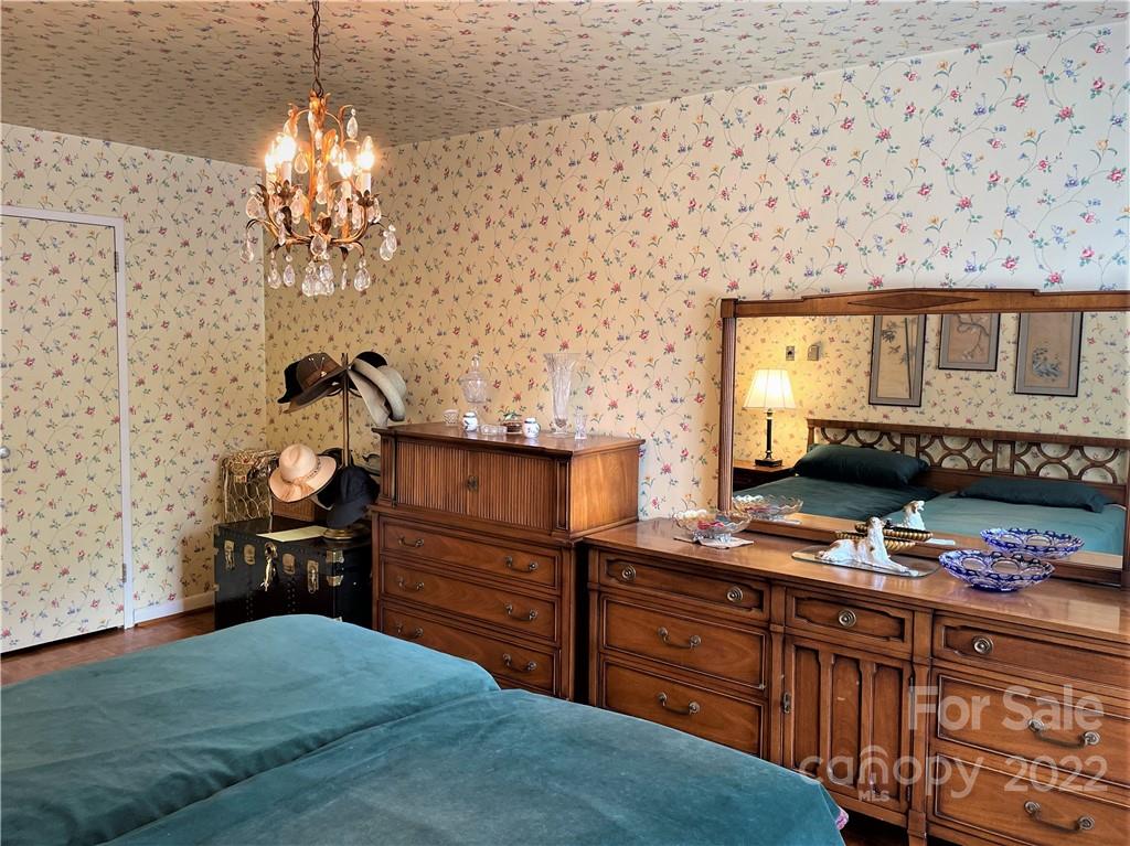 1300 Queens Road, Unit 307 Charlotte, NC 28207 - Photo 17 of 33 Gallery Image 17
