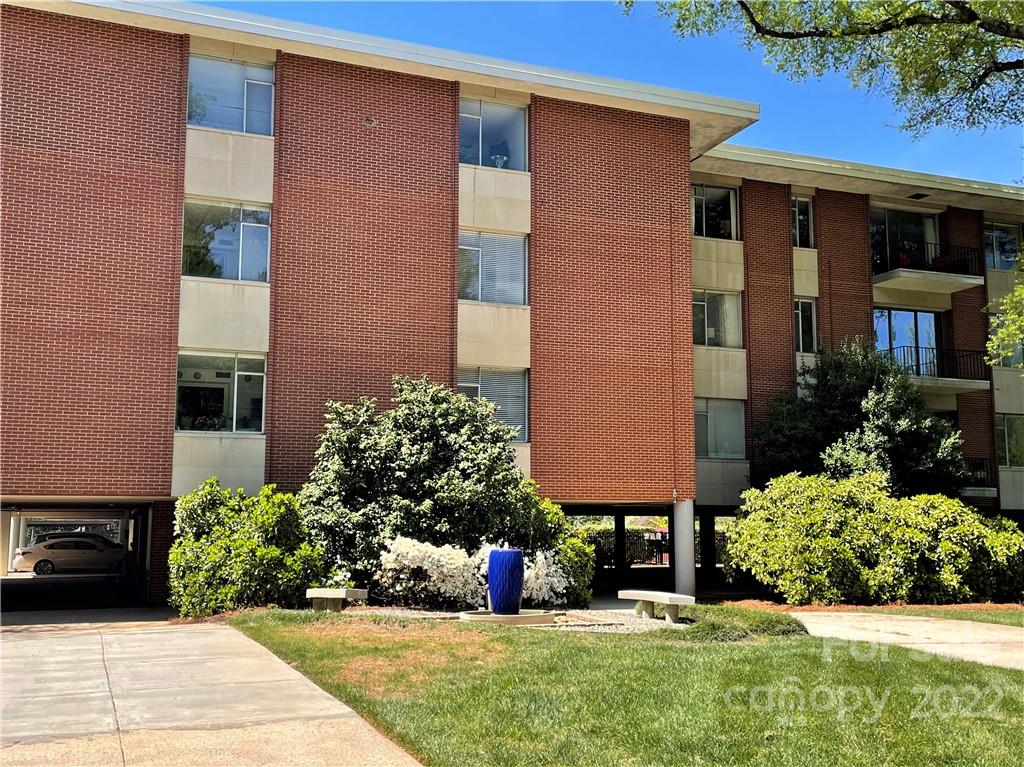 1300 Queens Road, Unit 307 Charlotte, NC 28207 - Photo 2 of 33 Gallery Image 2
