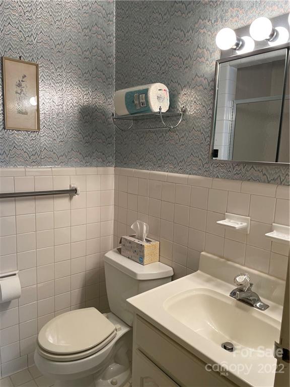 1300 Queens Road, Unit 307 Charlotte, NC 28207 - Photo 25 of 33 Gallery Image 25