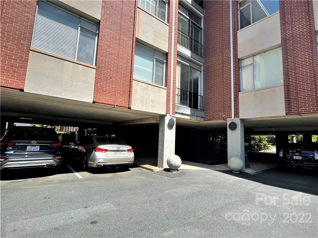 1300 Queens Road, Unit 307 Charlotte, NC 28207 - Photo 3 of 33 Gallery Image 3
