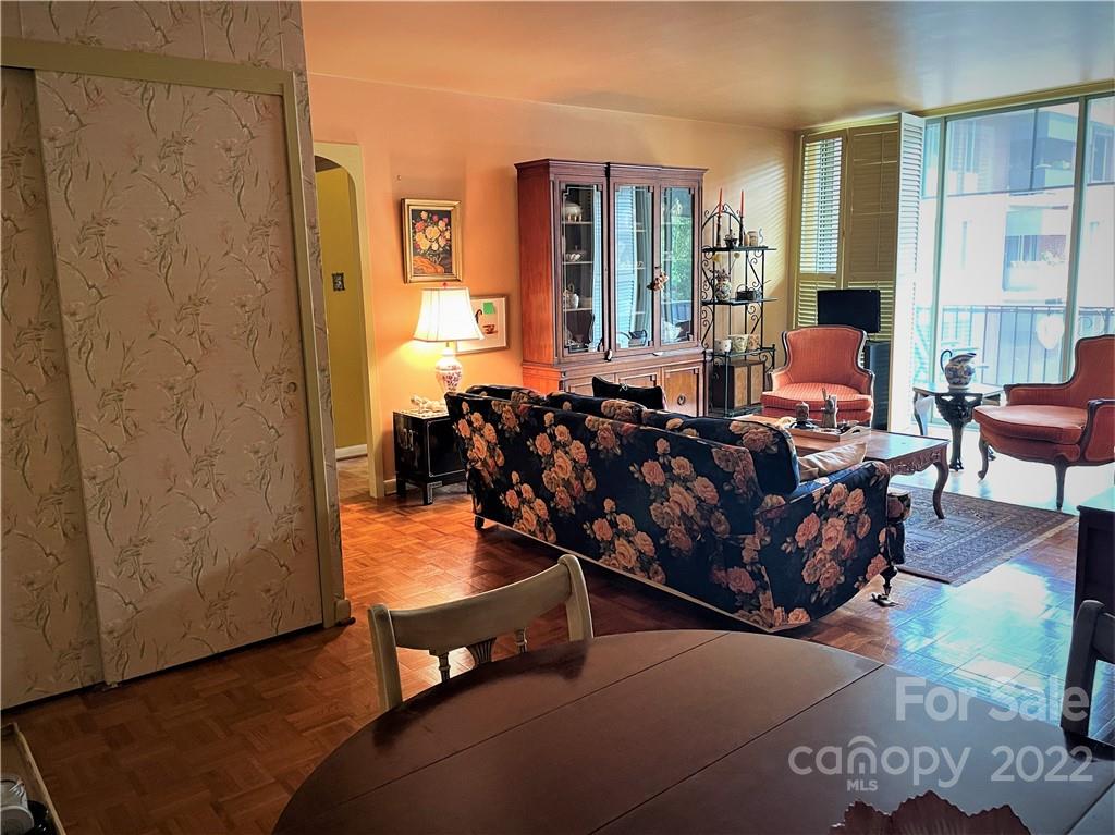 1300 Queens Road, Unit 307 Charlotte, NC 28207 - Photo 7 of 33 Gallery Image 7