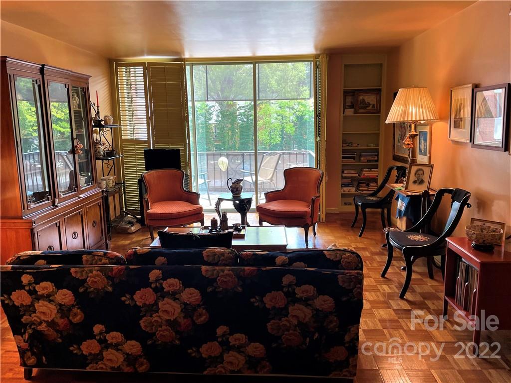 1300 Queens Road, Unit 307 Charlotte, NC 28207 - Photo 8 of 33 Gallery Image 8