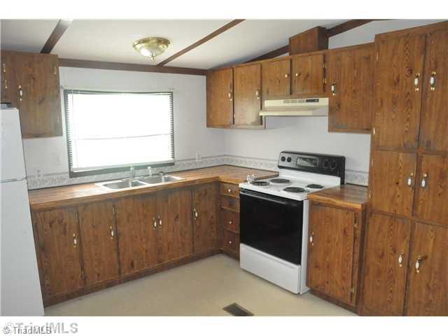 3220 Swaim Road Winston-Salem, NC 27107 - Photo 3 of 7 Kitchen.