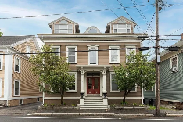 $2,800 | 314 Islington Street, Unit 5, Portsmouth, NH 03801