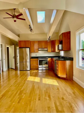 $2,800 | 314 Islington Street, Unit 5, Portsmouth, NH 03801