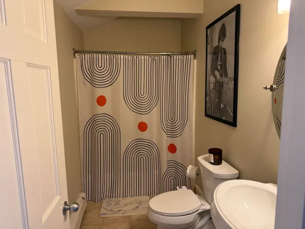 $2,800 | 314 Islington Street, Unit 5, Portsmouth, NH 03801