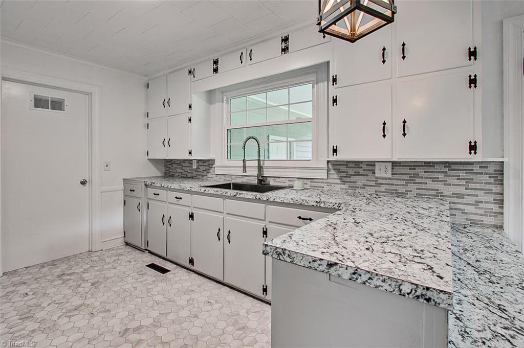 634 Foxfire Road Asheboro, NC 27205 - Photo 11 of 35 Gallery Image 11