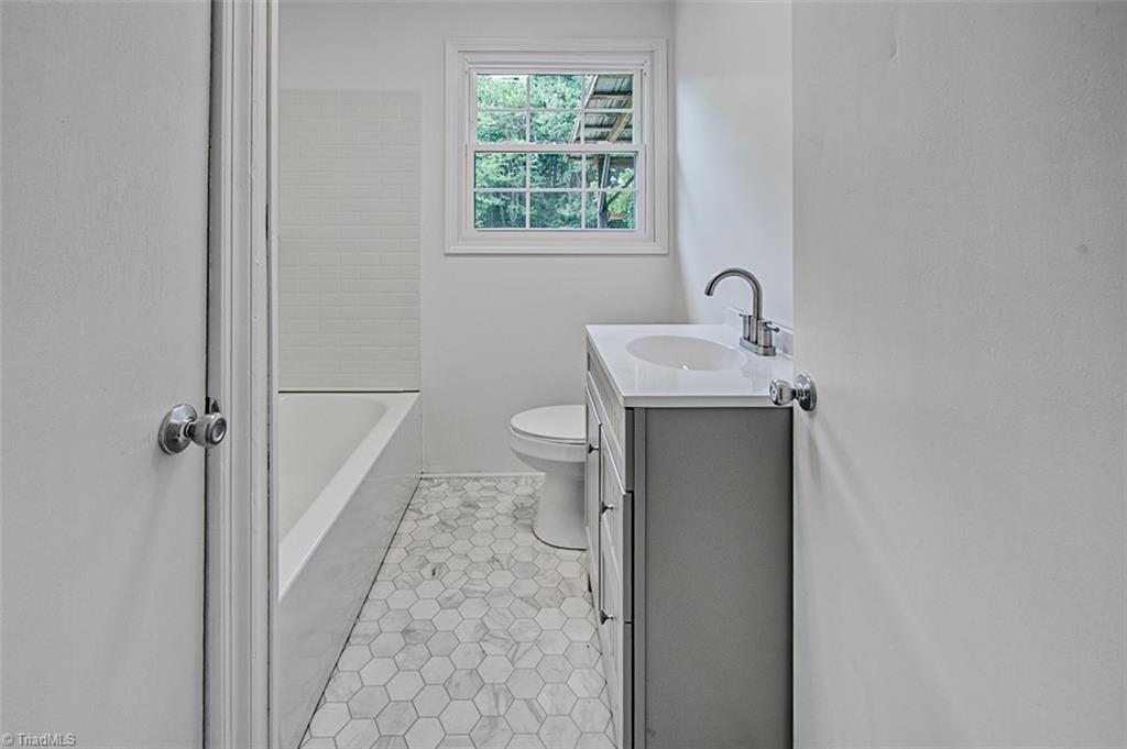 634 Foxfire Road Asheboro, NC 27205 - Photo 24 of 35 Gallery Image 24