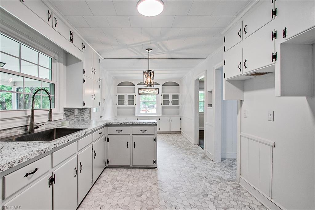 634 Foxfire Road Asheboro, NC 27205 - Photo 8 of 35 Gallery Image 8