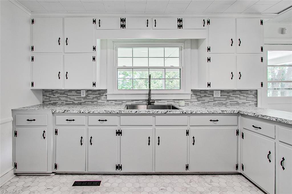 634 Foxfire Road Asheboro, NC 27205 - Photo 10 of 35 Gallery Image 10
