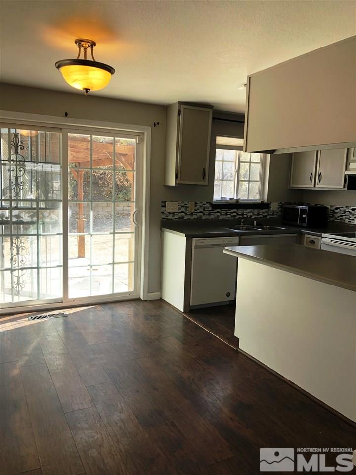 8580 Corrigan Way Reno, NV 89506 - Photo 5 of 15 Photo 5