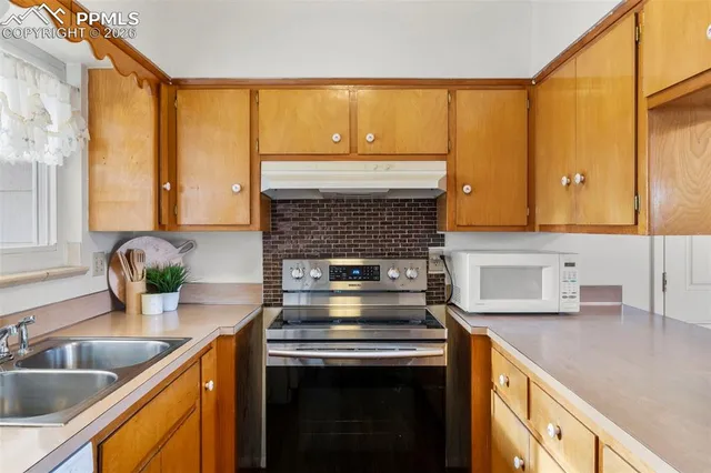 $380,000 | 102 Landoe Lane, Colorado Springs, CO 80911