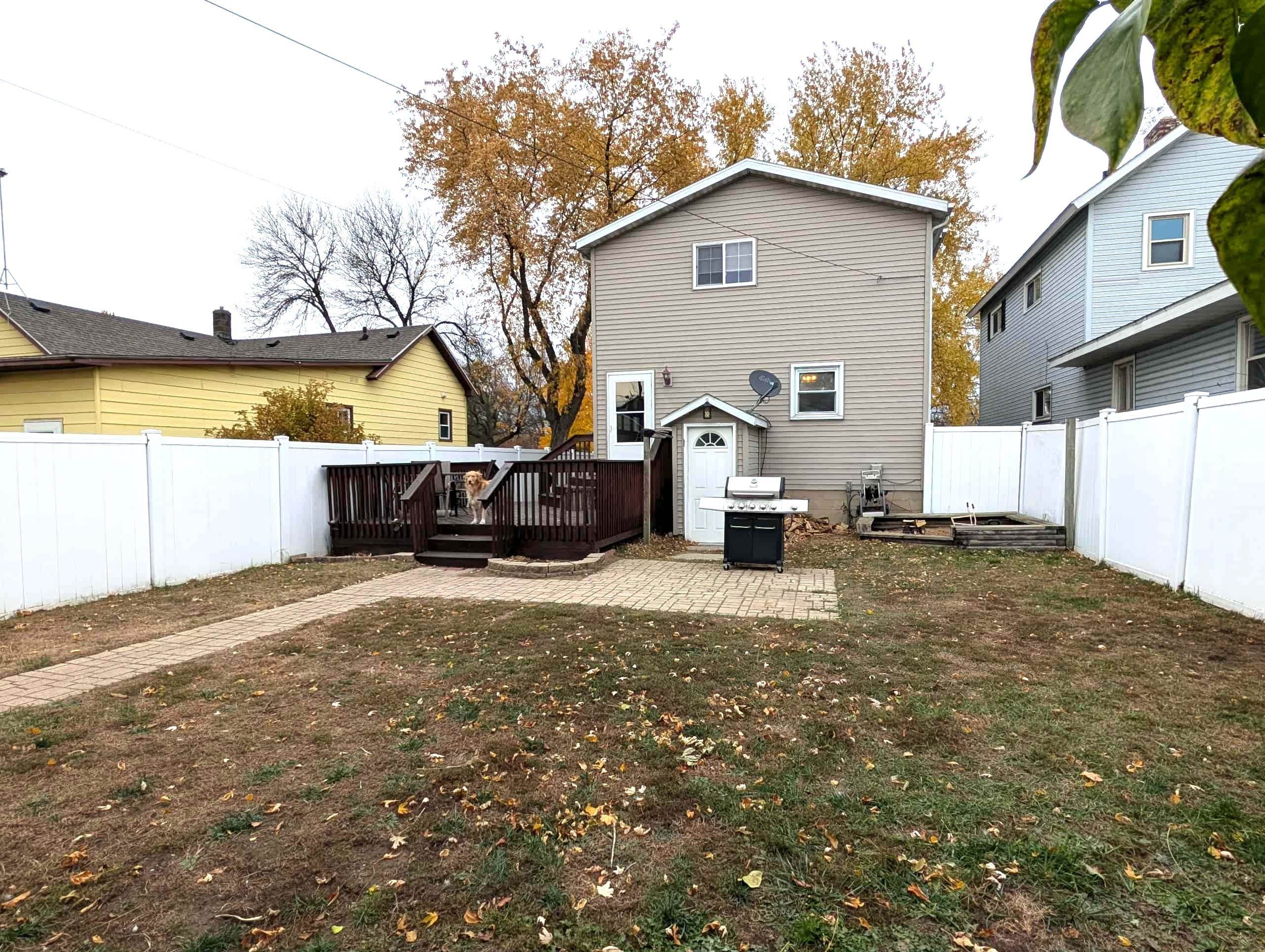 723 Water Street Marinette, WI 54143 - Photo 4 of 43