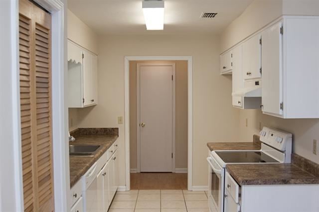 1686 Folkstone Road, Unit 2 Tallahassee, FL 32312 - Photo 15 of 17 Gallery Image 15
