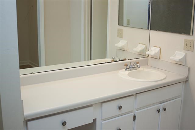 1686 Folkstone Road, Unit 2 Tallahassee, FL 32312 - Photo 3 of 17 Gallery Image 3
