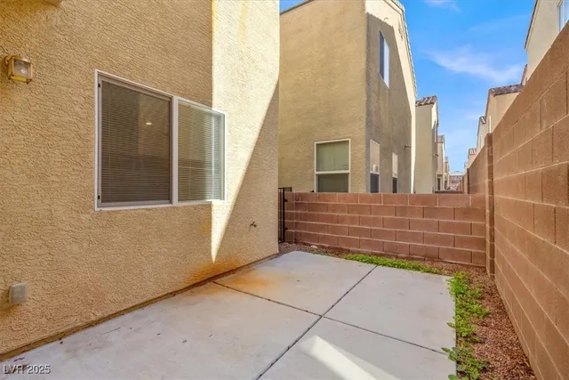 $1,995 | 9267 Hollander Avenue, Las Vegas, NV 89148