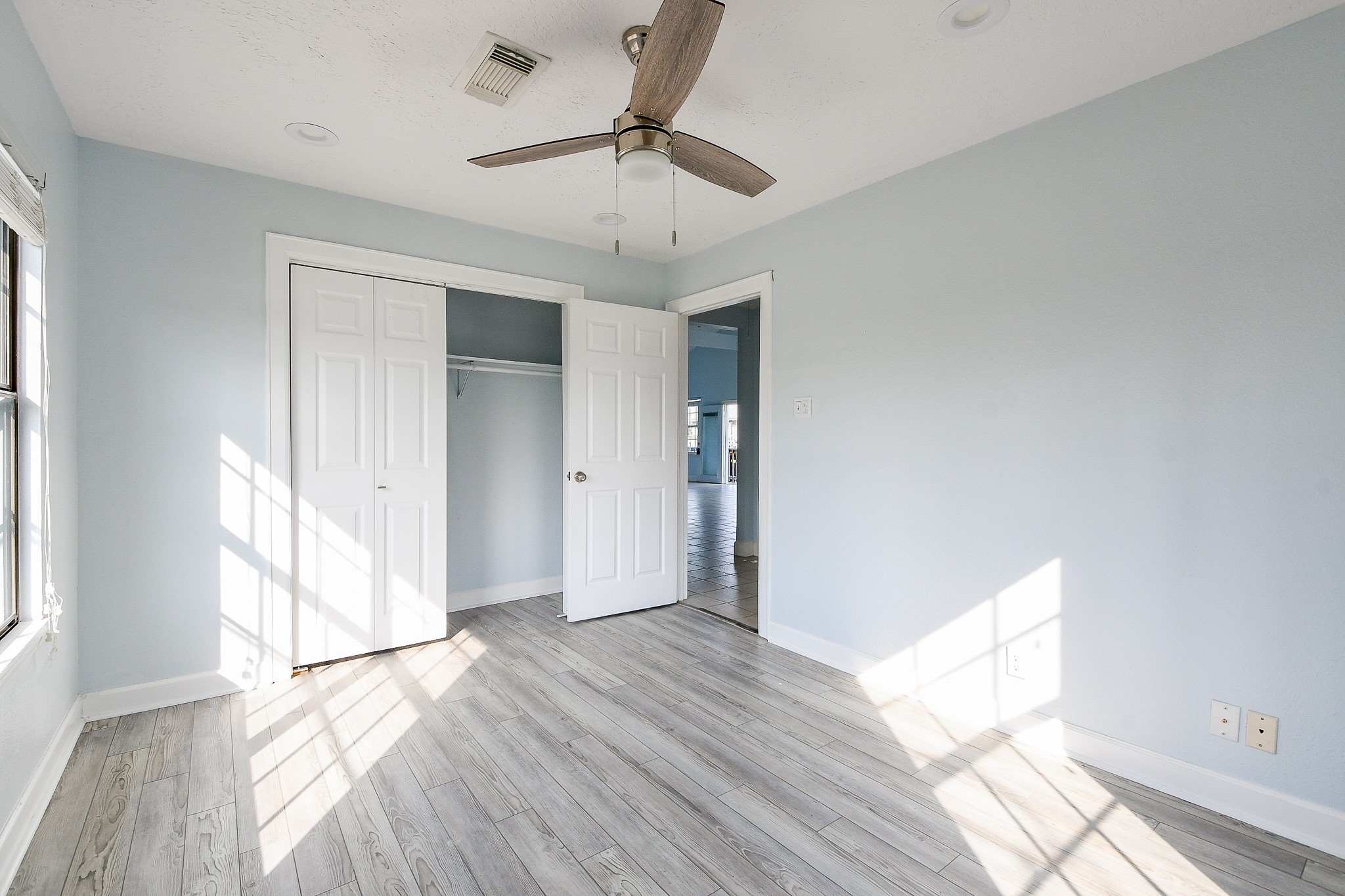 1615 Railroad Street San Leon, TX 77539 - Photo 39 of 45