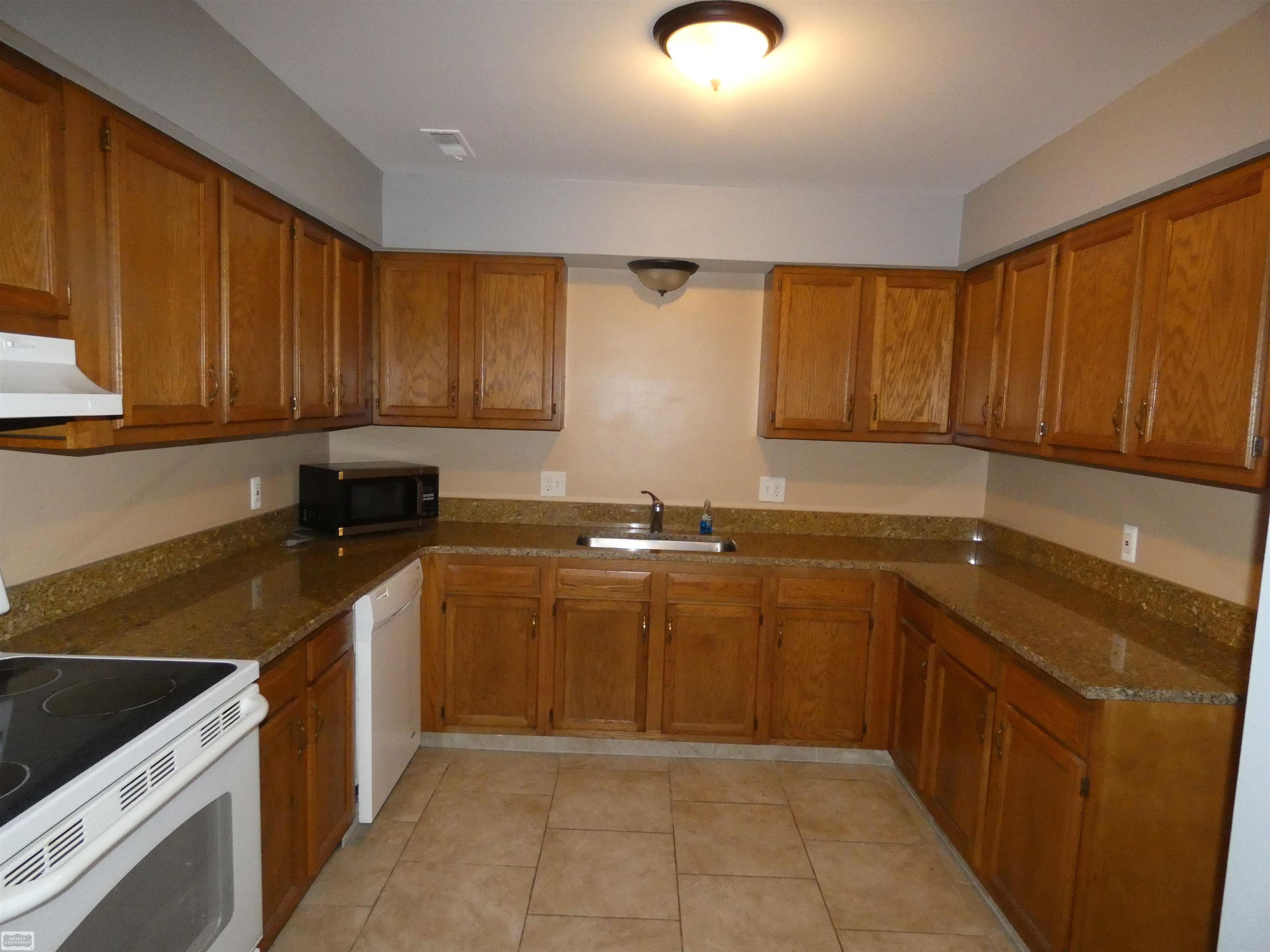 23632 Cottrell Clinton Township, MI 48035 - Photo 3 of 12