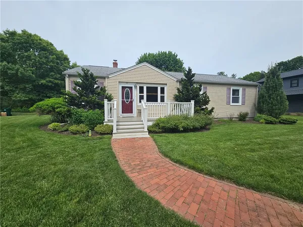 $3,100 | 44 2nd Street, North Kingstown, RI 02852