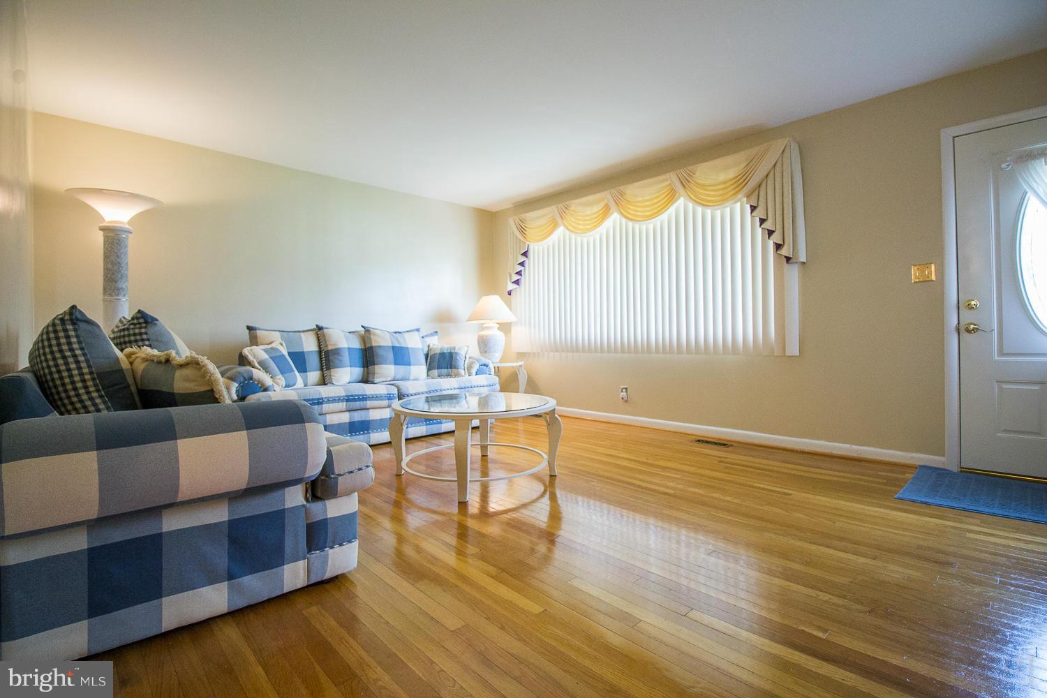 4010 Starbrook Road Randallstown, MD 21133 - Photo 3 of 14 Gleaming hardwood!