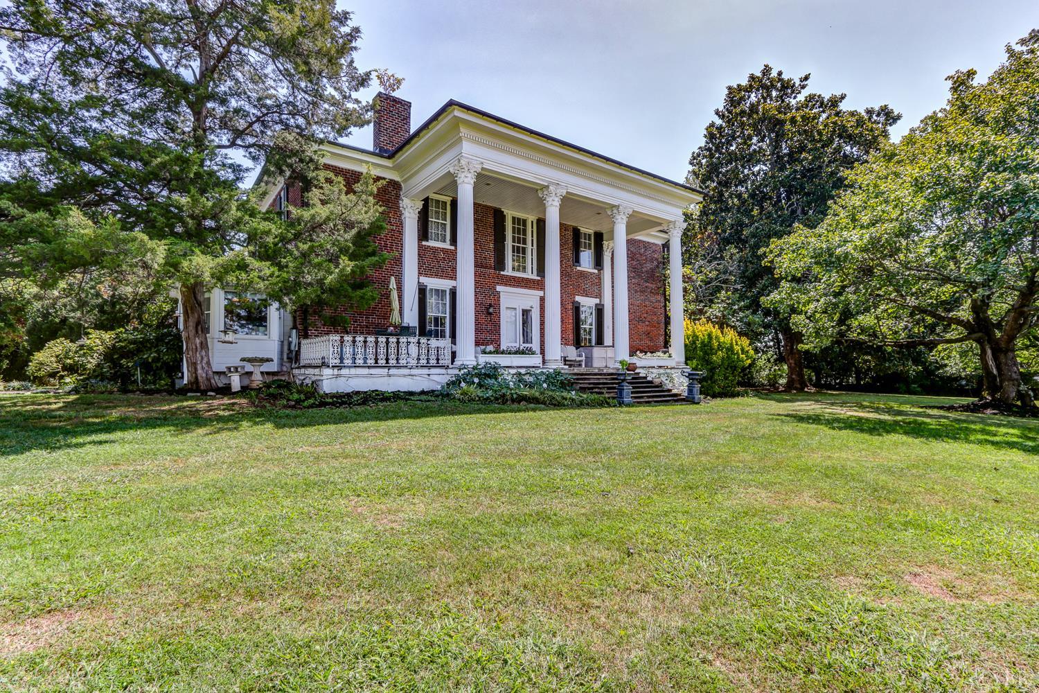 2710 Goode Station Road Goode, VA 24556 - Photo 4 of 96