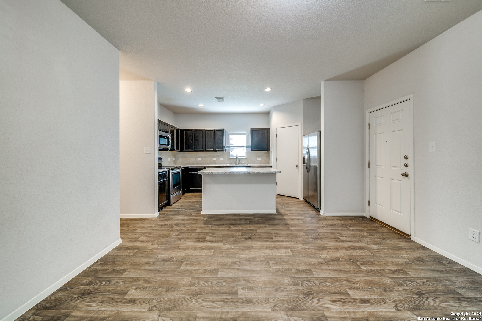 9535 Sandy Rdg Way San Antonio, TX 78239 - Photo 8 of 25