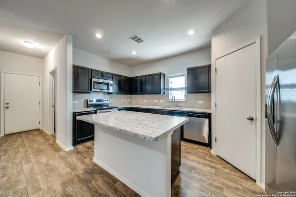 $1,895 | 9535 Sandy Rdg Way, San Antonio, TX 78239