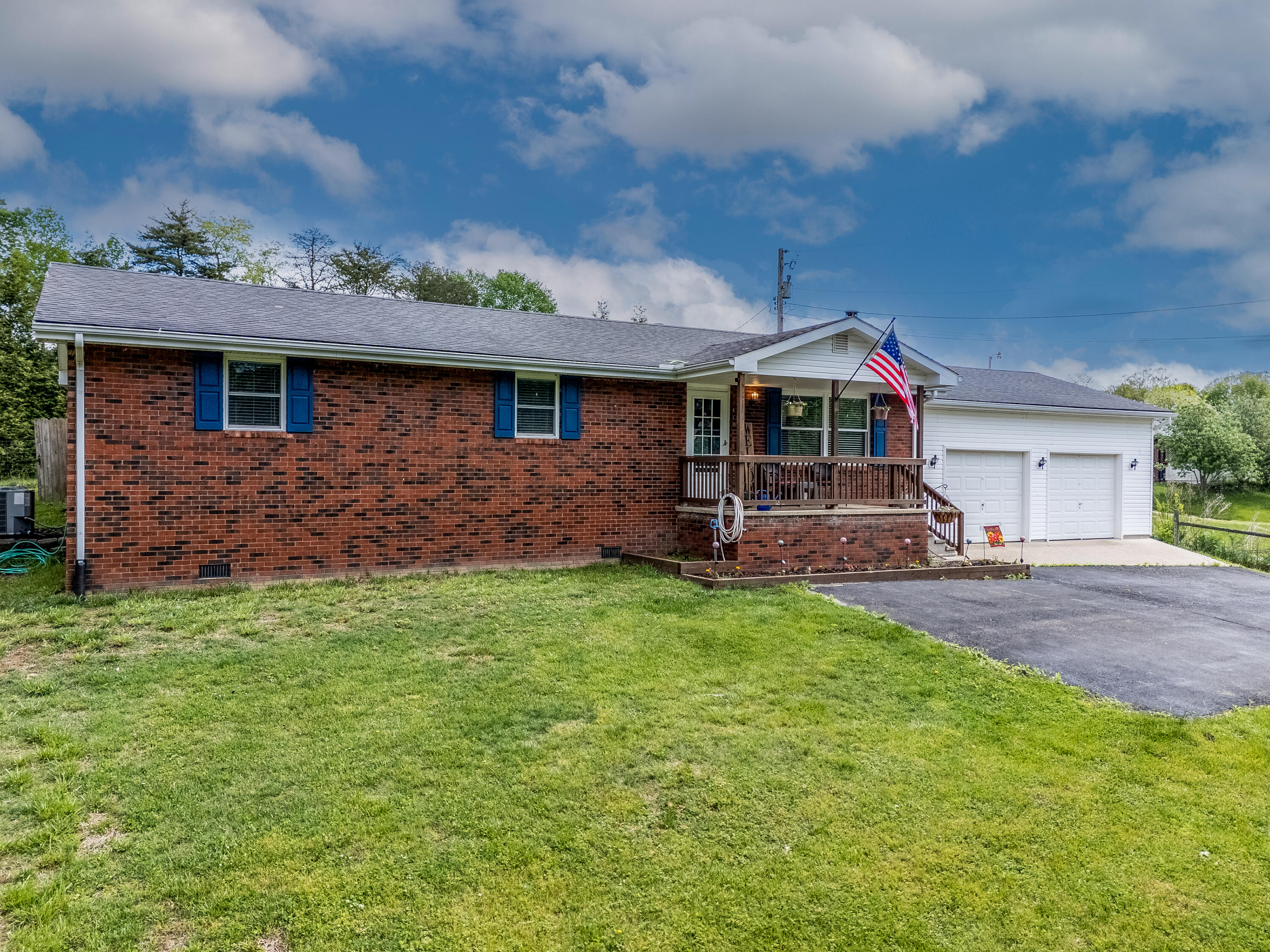 970 Trumbo Road Morehead, KY 40351 - Photo 2 of 37 Front Left Exterior