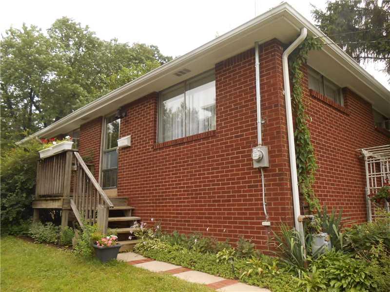 27 Fairview Road Forest Hills, PA 15221 - Photo 1 of 17 Exterior Front.