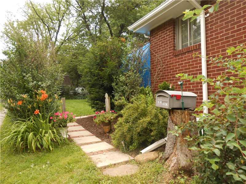 27 Fairview Road Forest Hills, PA 15221 - Photo 4 of 17 Exterior Front.