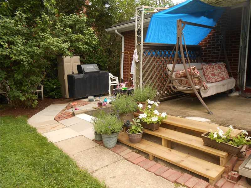 27 Fairview Road Forest Hills, PA 15221 - Photo 7 of 17 Patio/Deck.